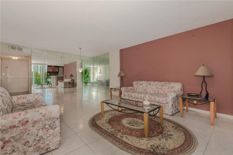 Copropriété à vendre à Aventura, Floride: 1 chambre, 99.03 m2 № 1318871 - photo 5