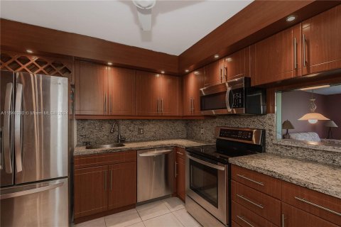 Condo in Aventura, Florida, 1 bedroom  № 1318871 - photo 11