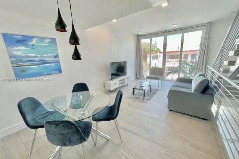 Condominio en venta en Miami Beach, Florida, 12 dormitorios, 890.65 m2 № 1318869 - foto 12