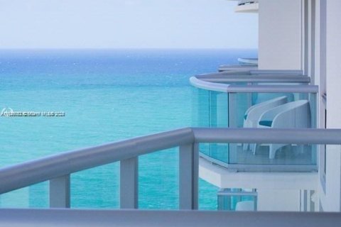 Condominio en venta en Sunny Isles Beach, Florida, 2 dormitorios, 139.07 m2 № 1306431 - foto 8