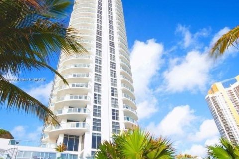 Copropriété à vendre à Sunny Isles Beach, Floride: 2 chambres, 139.07 m2 № 1306431 - photo 1