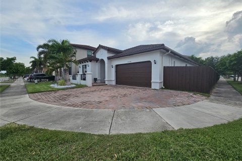 Casa en venta en Cutler Bay, Florida, 4 dormitorios, 165.55 m2 № 1306421 - foto 2