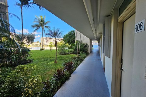 Copropriété à vendre à Aventura, Floride: 1 chambre, 72.19 m2 № 1120966 - photo 2