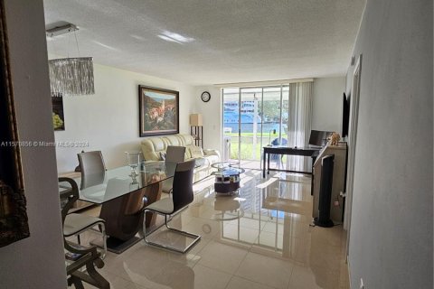 Copropriété à vendre à Aventura, Floride: 1 chambre, 72.19 m2 № 1120966 - photo 3