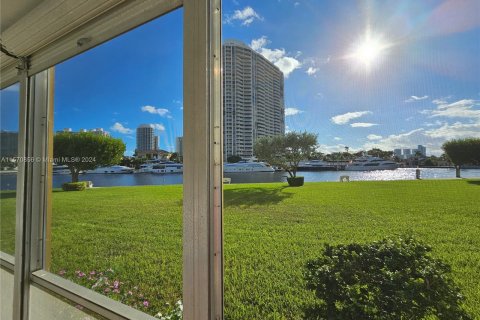 Copropriété à vendre à Aventura, Floride: 1 chambre, 72.19 m2 № 1120966 - photo 21