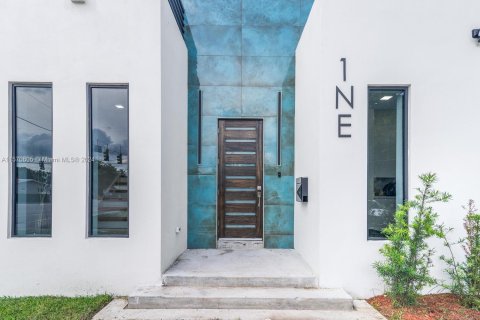Casa en venta en El Portal, Florida, 4 dormitorios, 284.1 m2 № 1120922 - foto 4