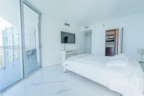 Condominio en venta en Miami, Florida, 3 dormitorios, 131.55 m2 № 1153335 - foto 11