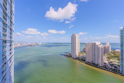 Condominio en venta en Miami, Florida, 3 dormitorios, 131.55 m2 № 1153335 - foto 1