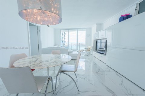 Condominio en venta en Miami, Florida, 3 dormitorios, 131.55 m2 № 1153335 - foto 19