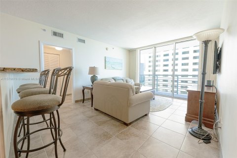 Condominio en venta en Miami, Florida, 2 dormitorios, 108.6 m2 № 1153336 - foto 18