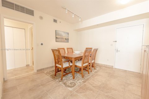 Condominio en venta en Miami, Florida, 2 dormitorios, 108.6 m2 № 1153336 - foto 10