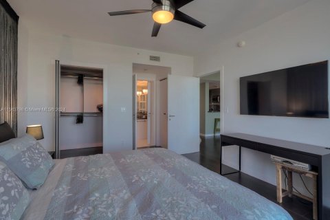 Condo in Miami Beach, Florida, 1 bedroom  № 1170392 - photo 16