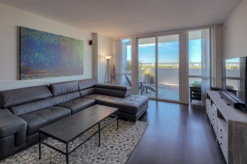 Condo in Miami Beach, Florida, 1 bedroom  № 1170392 - photo 9