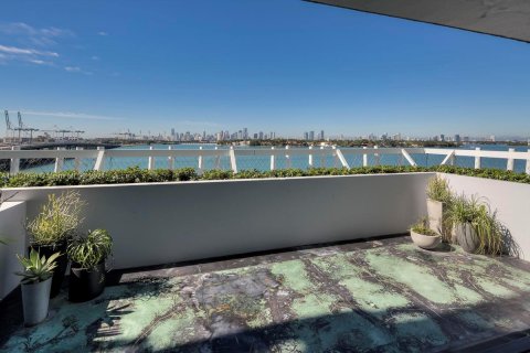 Condo in Miami Beach, Florida, 1 bedroom  № 1170392 - photo 23