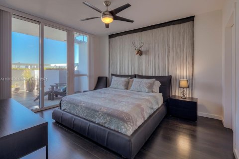 Condo in Miami Beach, Florida, 1 bedroom  № 1170392 - photo 12