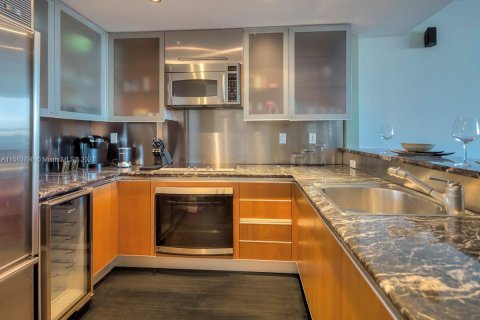 Condo in Miami Beach, Florida, 1 bedroom  № 1170392 - photo 5