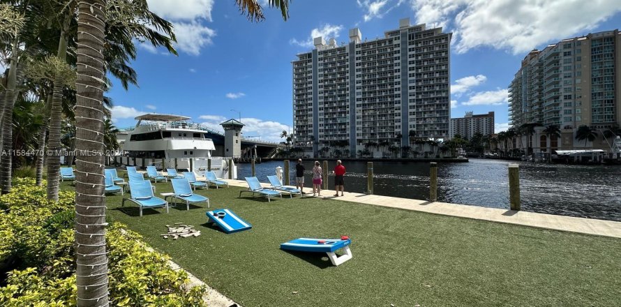 Condo in Fort Lauderdale, Florida, 1 bedroom  № 1170355