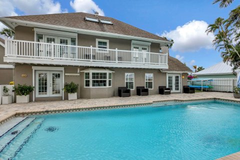 House in Hutchinson Island South, Florida 5 bedrooms, 321.16 sq.m. № 1094069 - photo 27