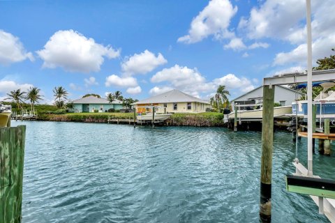 Villa ou maison à vendre à Hutchinson Island South, Floride: 5 chambres, 321.16 m2 № 1094069 - photo 15