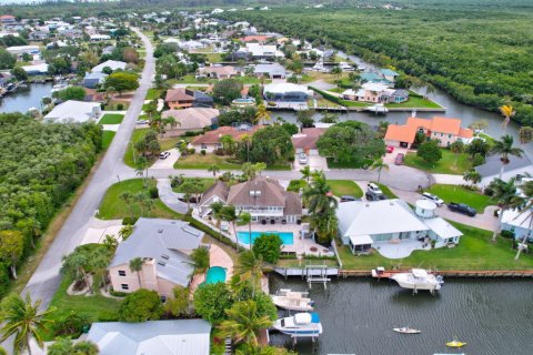 Villa ou maison à vendre à Hutchinson Island South, Floride: 5 chambres, 321.16 m2 № 1094069 - photo 12
