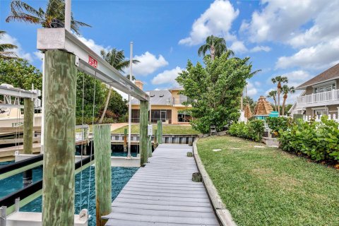 Villa ou maison à vendre à Hutchinson Island South, Floride: 5 chambres, 321.16 m2 № 1094069 - photo 16