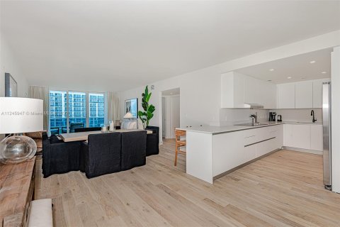 Condominio en alquiler en Miami Beach, Florida, 2 dormitorios, 114.27 m2 № 32157 - foto 25