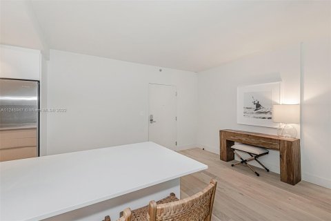 Condominio en alquiler en Miami Beach, Florida, 2 dormitorios, 114.27 m2 № 32157 - foto 17