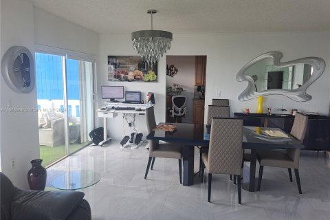 Copropriété à vendre à Hollywood, Floride: 2 chambres, 124.86 m2 № 1145325 - photo 5