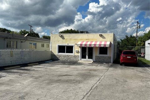 Immobilier commercial à vendre à Pembroke Pines, Floride № 720437 - photo 6