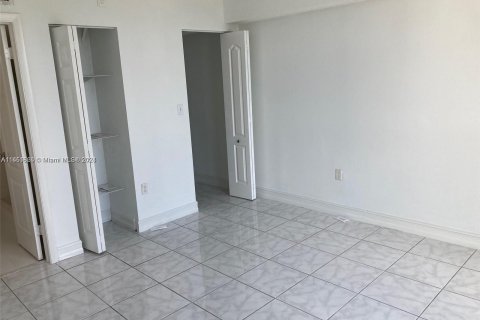 Copropriété à louer à Miami, Floride: 2 chambres, 84.54 m2 № 1345652 - photo 4