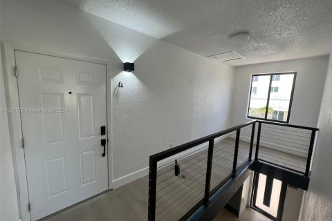 Immobilier commercial à vendre à Miami, Floride: 314.57 m2 № 1345655 - photo 11