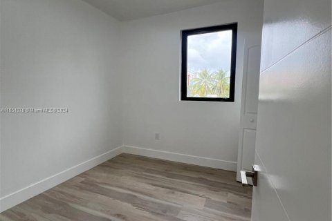 Immobilier commercial à vendre à Miami, Floride: 314.57 m2 № 1345655 - photo 8