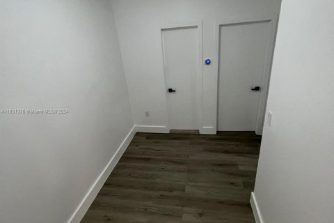 Immobilier commercial à vendre à Miami, Floride: 314.57 m2 № 1345655 - photo 18