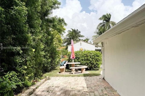 Casa en venta en Hollywood, Florida, 3 dormitorios № 1412134 - foto 2