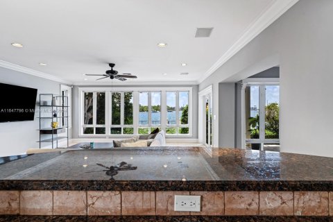 Casa en venta en Miami Beach, Florida, 5 dormitorios, 469.16 m2 № 1330329 - foto 14