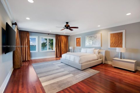 Casa en venta en Miami Beach, Florida, 5 dormitorios, 469.16 m2 № 1330329 - foto 16