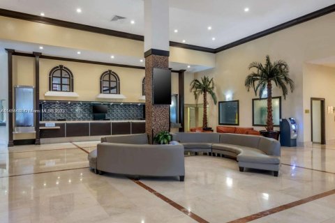 Hotel en venta en Sunny Isles Beach, Florida, 33.44 m2 № 802699 - foto 30