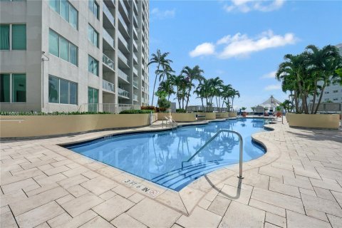 Condo in Miami, Florida  № 1370479 - photo 26