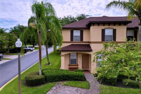 Townhouse in Davenport, Florida 4 bedrooms, 172.43 sq.m. № 1301348 - photo 1