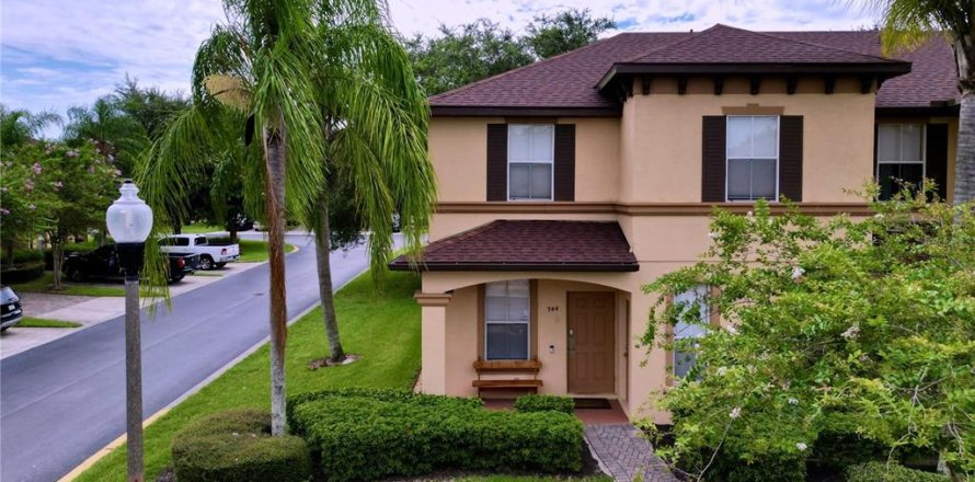 Townhouse in Davenport, Florida 4 bedrooms, 172.43 sq.m. № 1301348