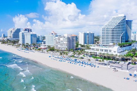 Condo in Fort Lauderdale, Florida, 2 bedrooms  № 945313 - photo 13