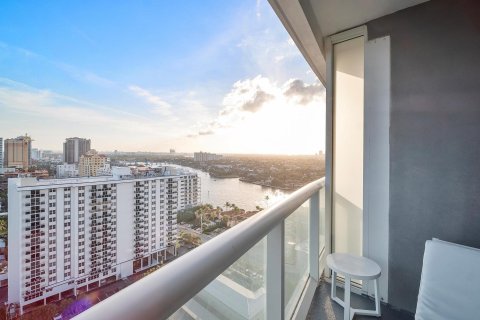 Condo in Fort Lauderdale, Florida, 2 bedrooms  № 945313 - photo 24