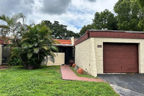 Villa ou maison à vendre à Tamarac, Floride: 2 chambres, 102.19 m2 № 1374377 - photo 2