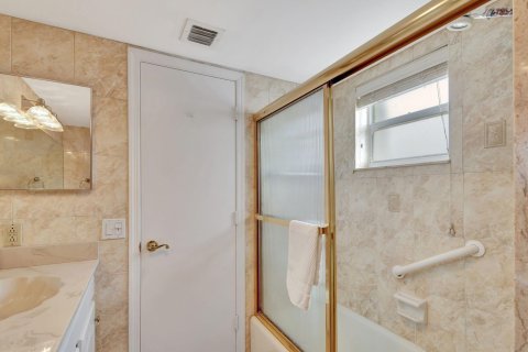 Condo in Riviera Beach, Florida, 3 bedrooms  № 1177344 - photo 16