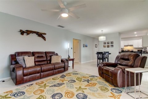 Condominio en venta en Tampa, Florida, 2 dormitorios, 102.19 m2 № 1087910 - foto 3