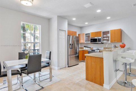 Touwnhouse à vendre à Fort Lauderdale, Floride: 2 chambres, 135.17 m2 № 1375555 - photo 10