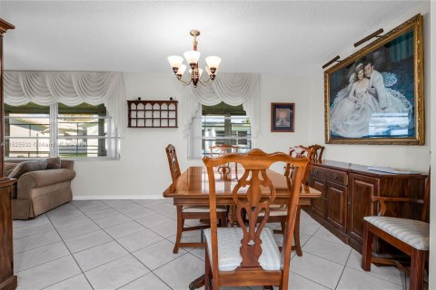 House in Plantation, Florida 2 bedrooms, 129.88 sq.m. № 986627 - photo 8