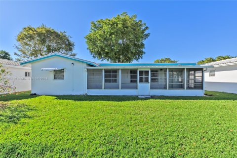 House in Plantation, Florida 2 bedrooms, 129.88 sq.m. № 986627 - photo 27