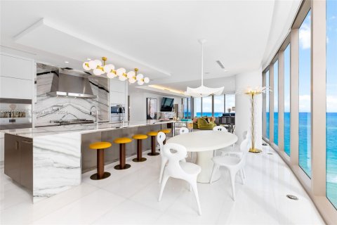 Condo in Sunny Isles Beach, Florida, 5 bedrooms  № 1119366 - photo 8