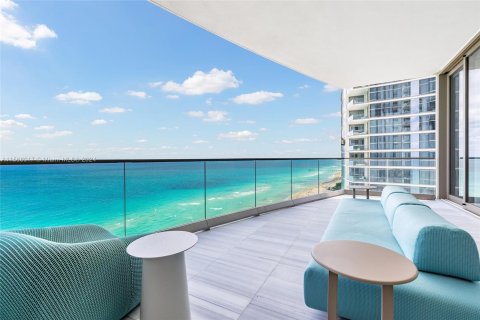 Copropriété à vendre à Sunny Isles Beach, Floride: 5 chambres, 445.65 m2 № 1119366 - photo 1